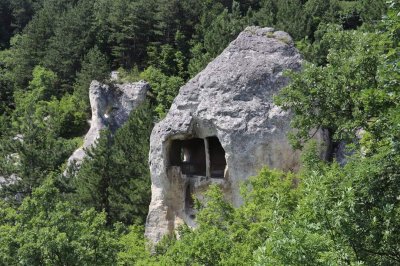 Осмарски скални манастири