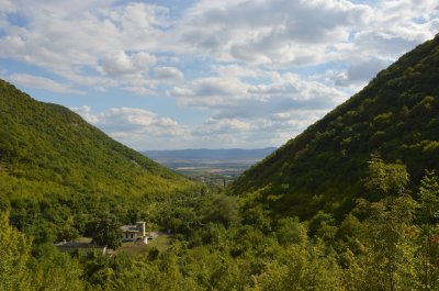 Скален манастир Момина скала