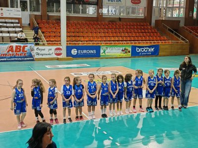 Спортна Зала Добротица
