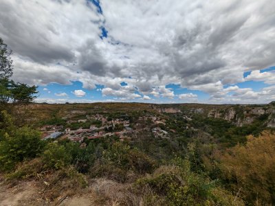 Разходка до Нисовските Скални църкви