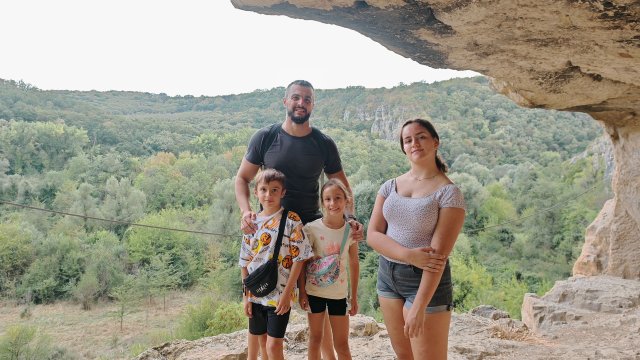 Разходка до Нисовските Скални църкви